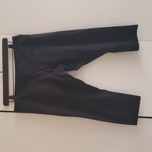 Lululemon black Capri leggings